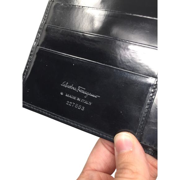 Ferragamo Bi-fold Wallet -  Double Gancini Enamel Black - Picture 4 of 16